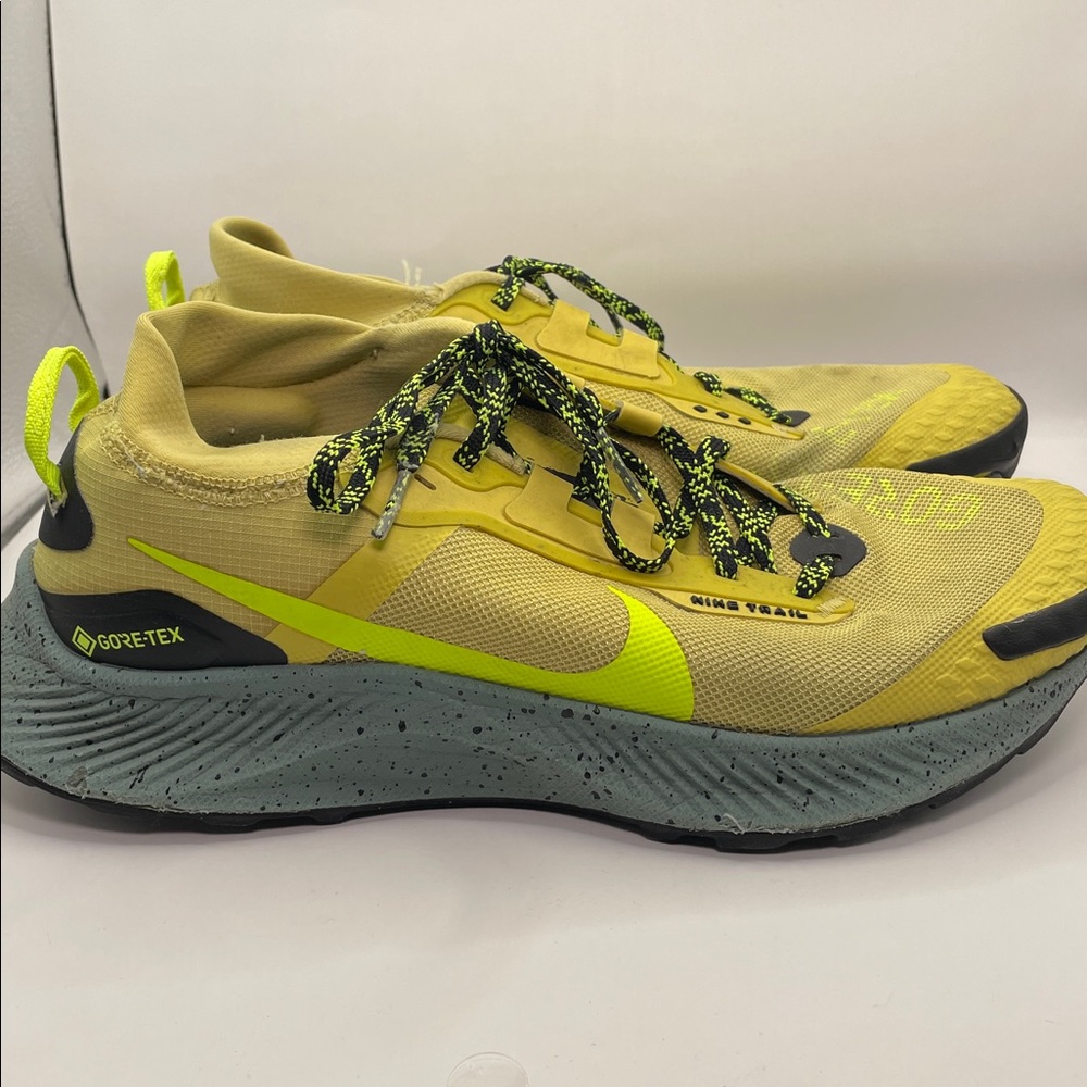 Nike Pegasus Trail 3 GORE-TEX 'Celery Volt - Green / Yellow - 8